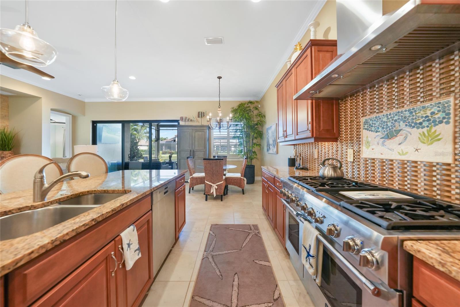 Image 4 of 40 For 1058 Bluffwood Drive