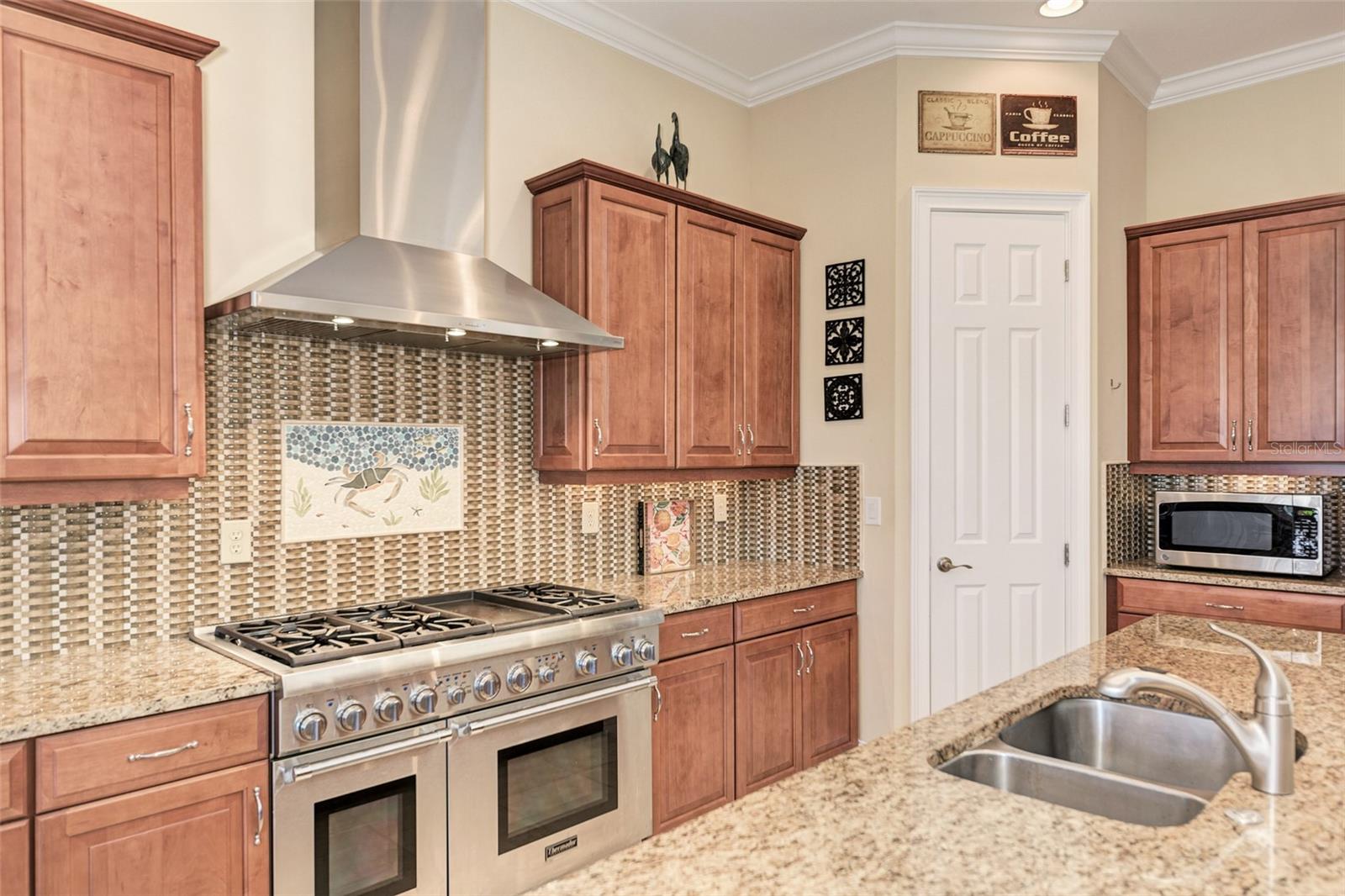 Image 5 of 40 For 1058 Bluffwood Drive