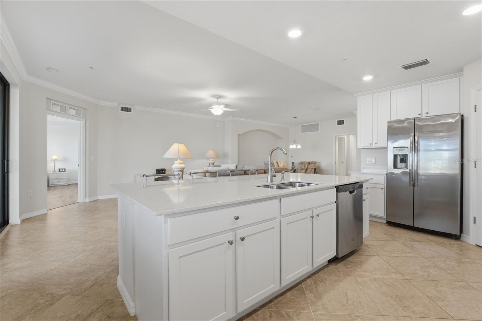 Image 14 of 97 For 10792 Tarflower Drive 101