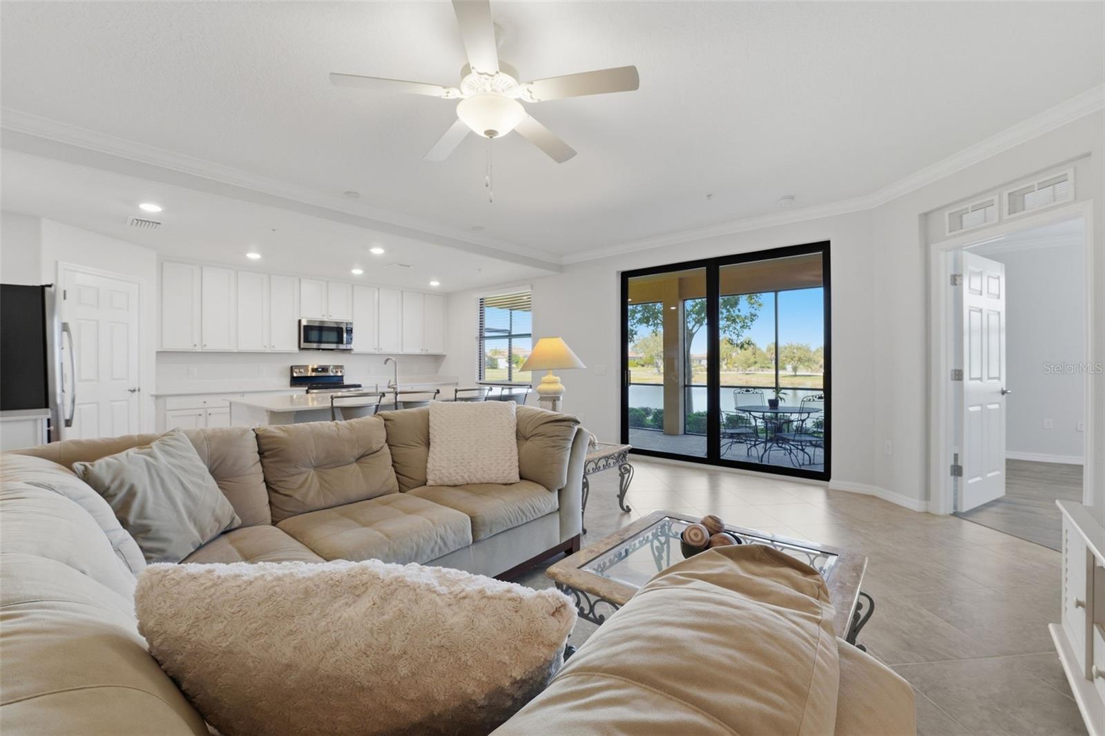 Image 20 of 97 For 10792 Tarflower Drive 101