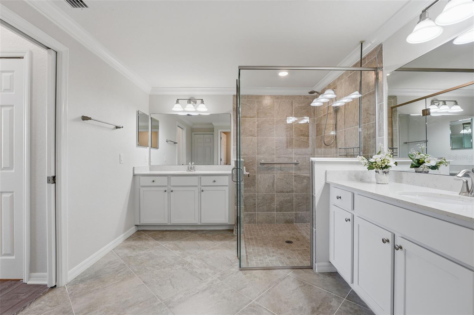 Image 27 of 97 For 10792 Tarflower Drive 101