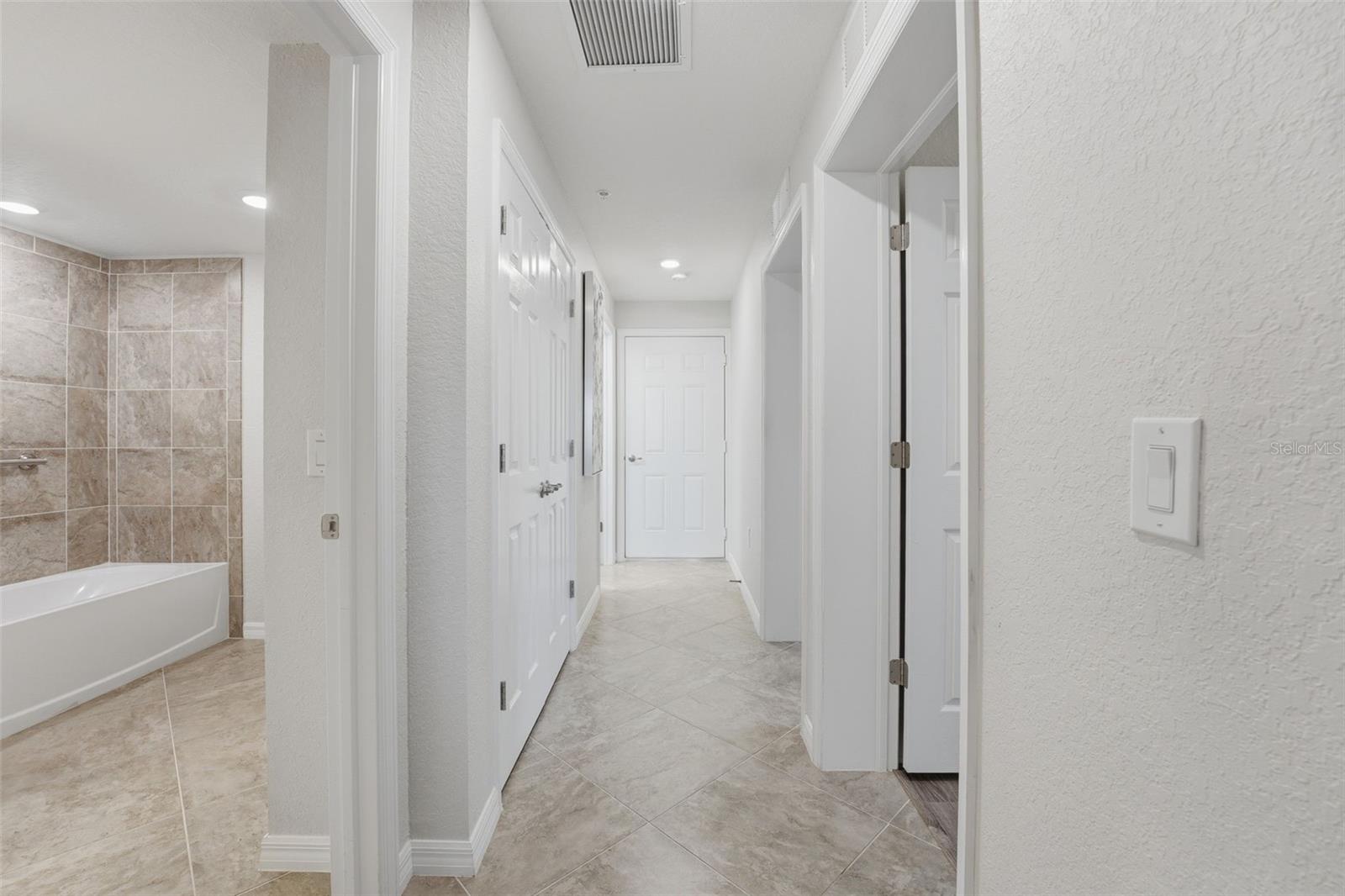 Image 29 of 97 For 10792 Tarflower Drive 101