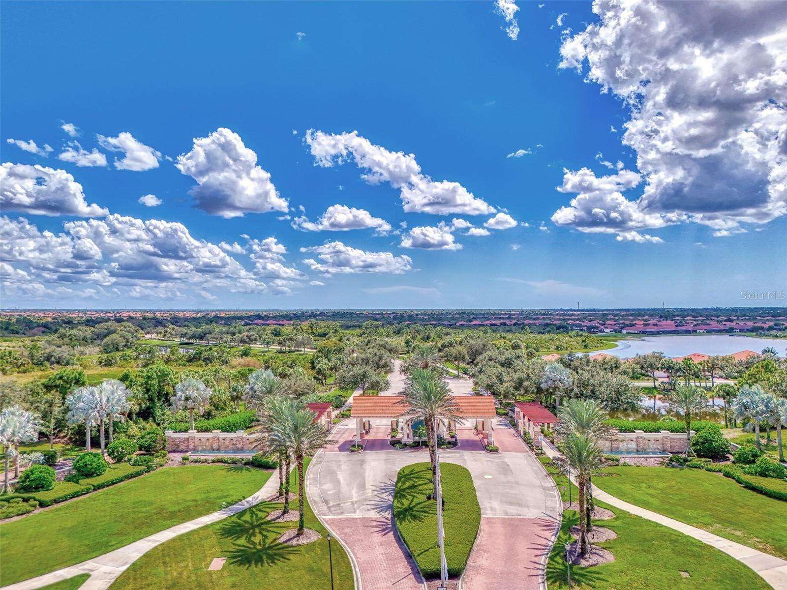 Image 50 of 97 For 10792 Tarflower Drive 101