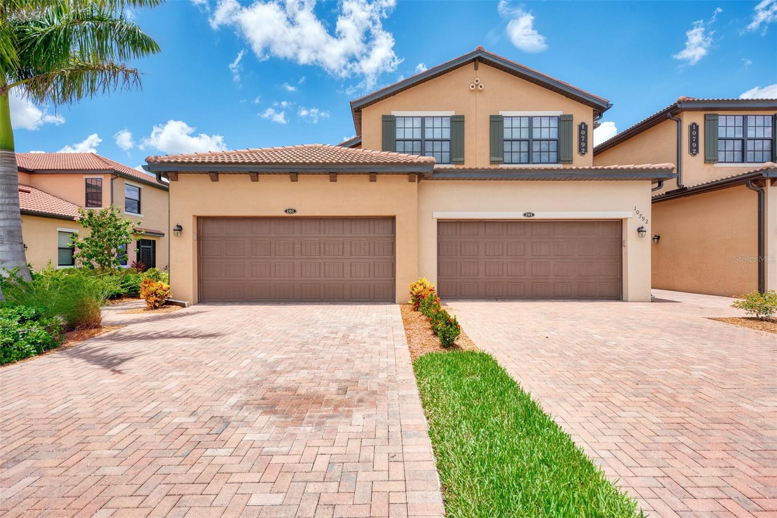 Image 6 of 97 For 10792 Tarflower Drive 101