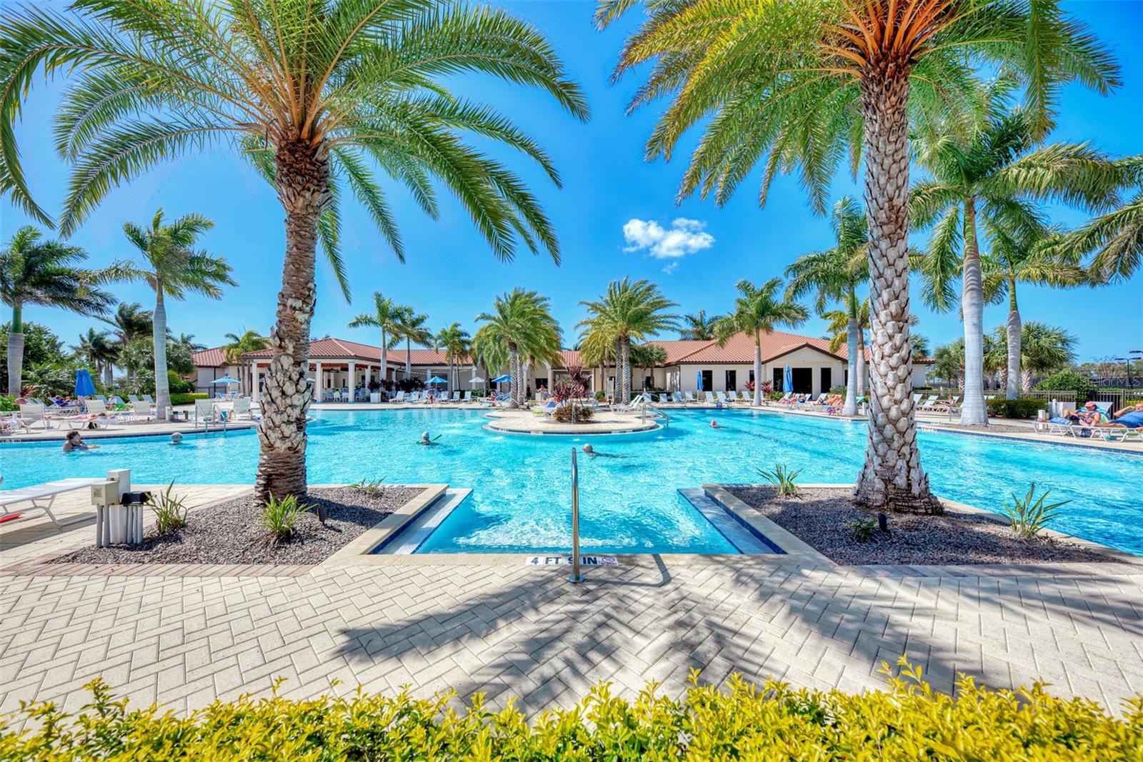 Image 64 of 97 For 10792 Tarflower Drive 101