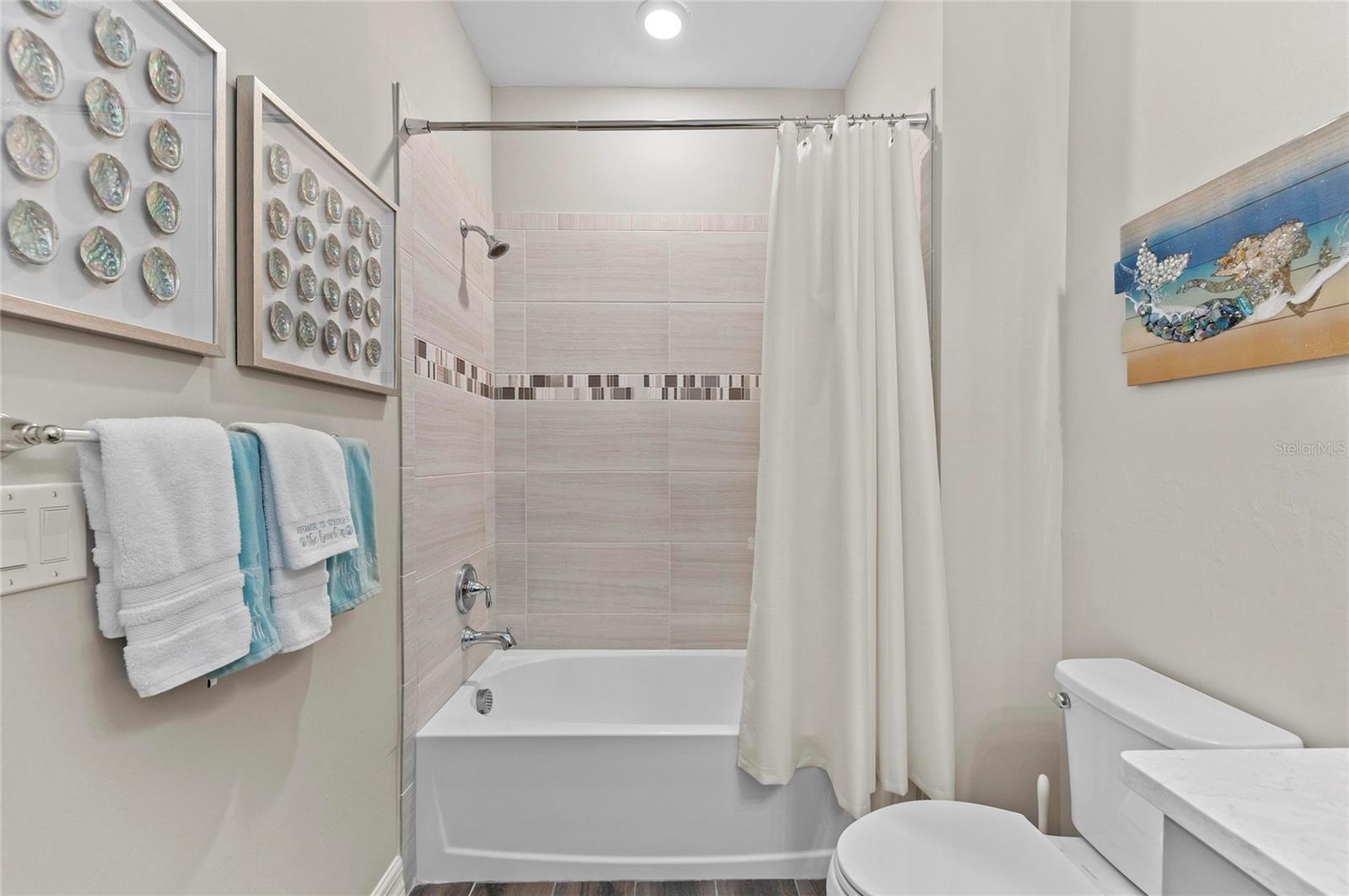 Image 37 of 71 For 13837 Vadini Street