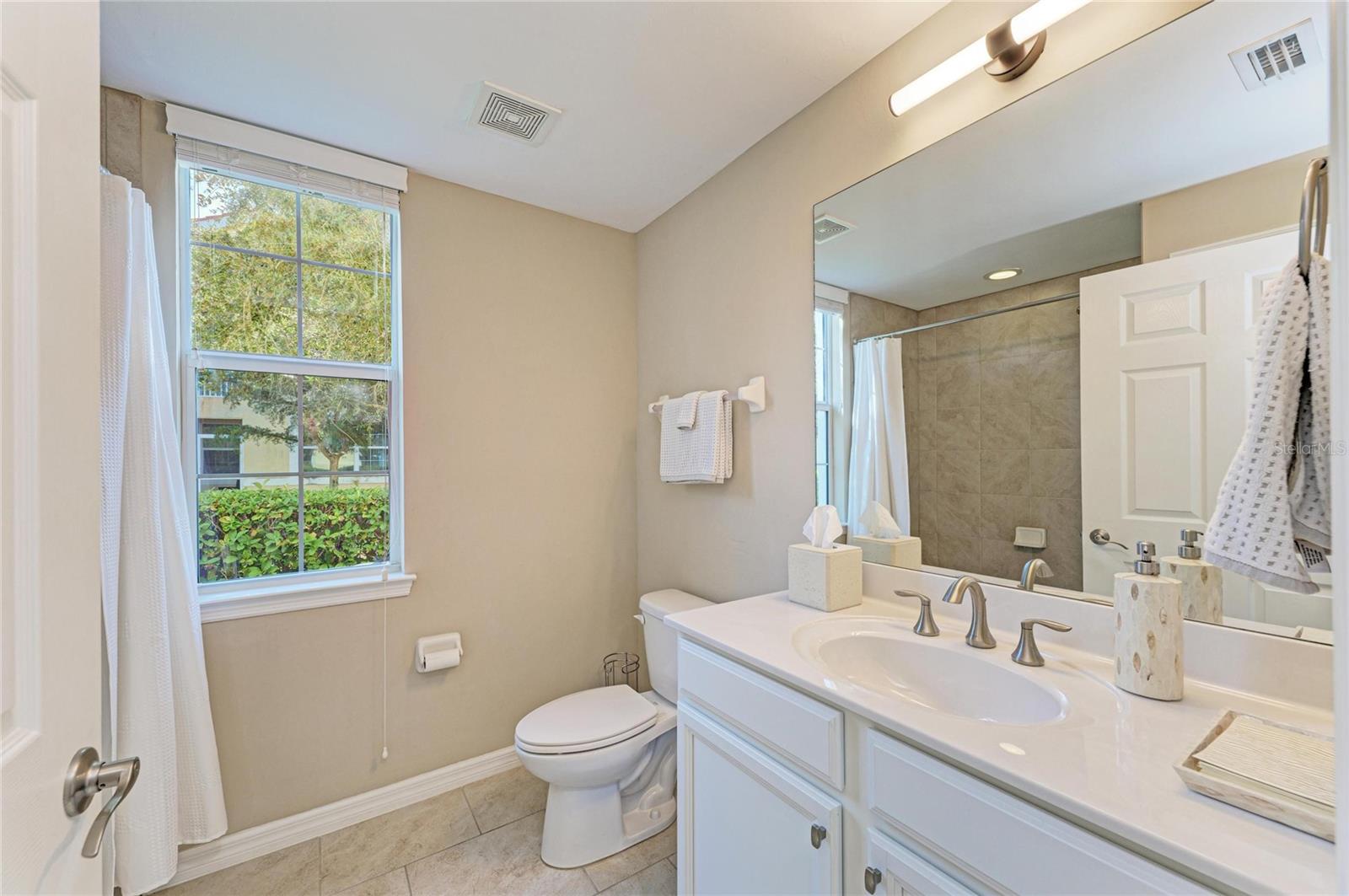 Image 43 of 78 For 124 Revolution Way