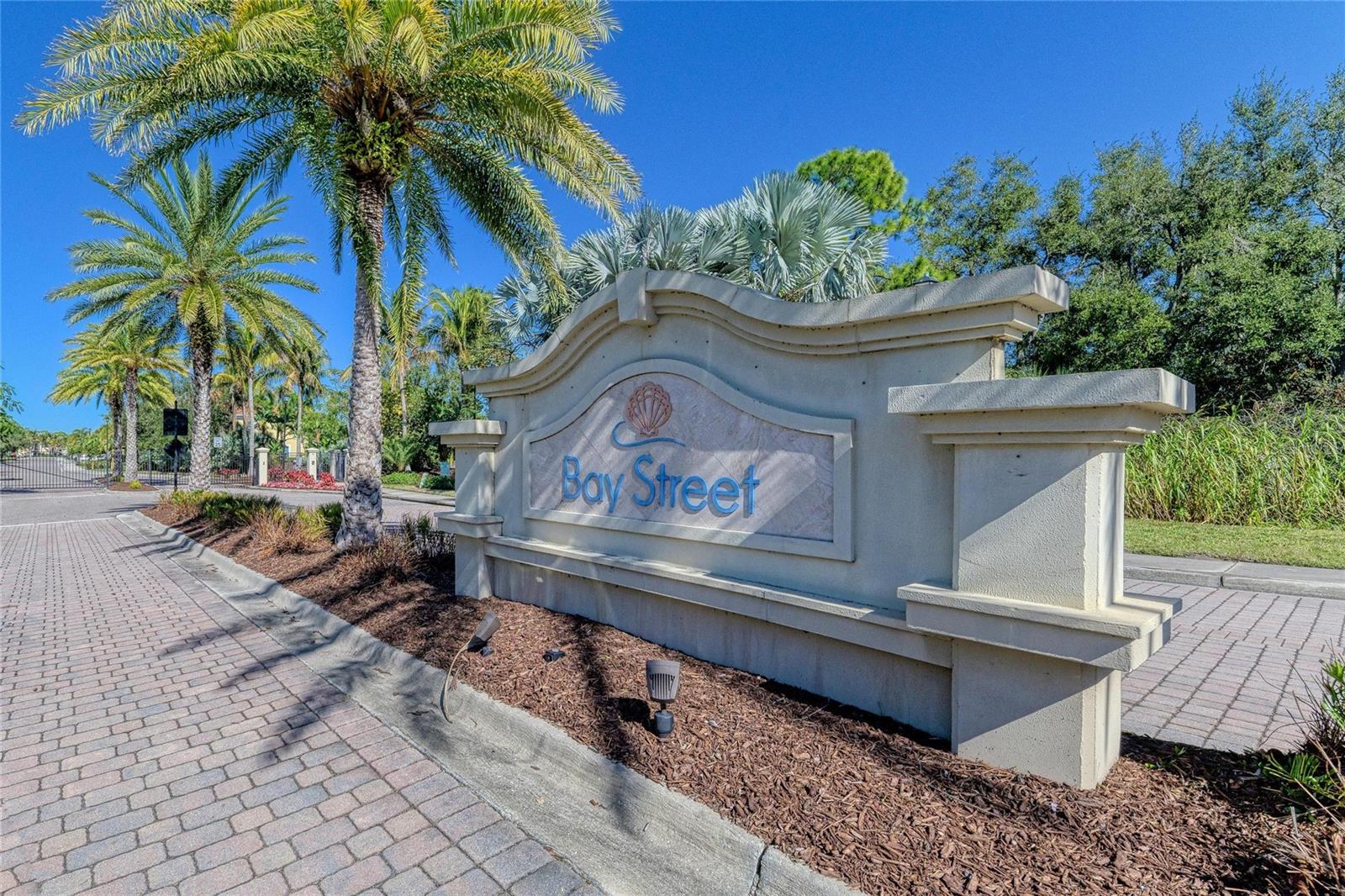 Image 7 of 78 For 124 Revolution Way