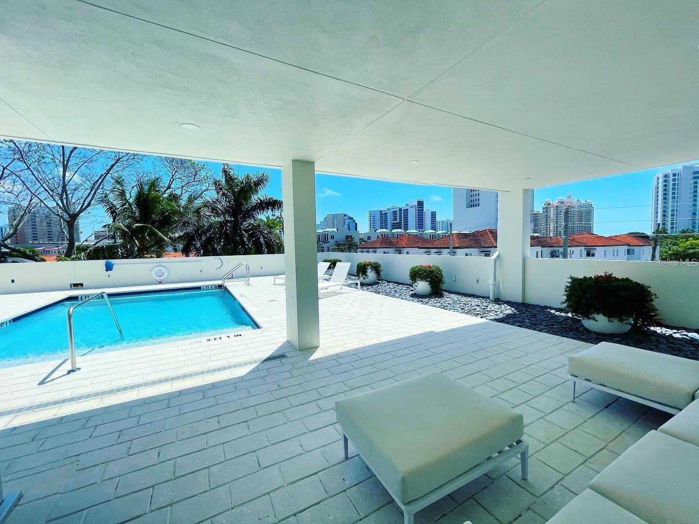 Image 2 of 10 For 332 Cocoanut Avenue 505