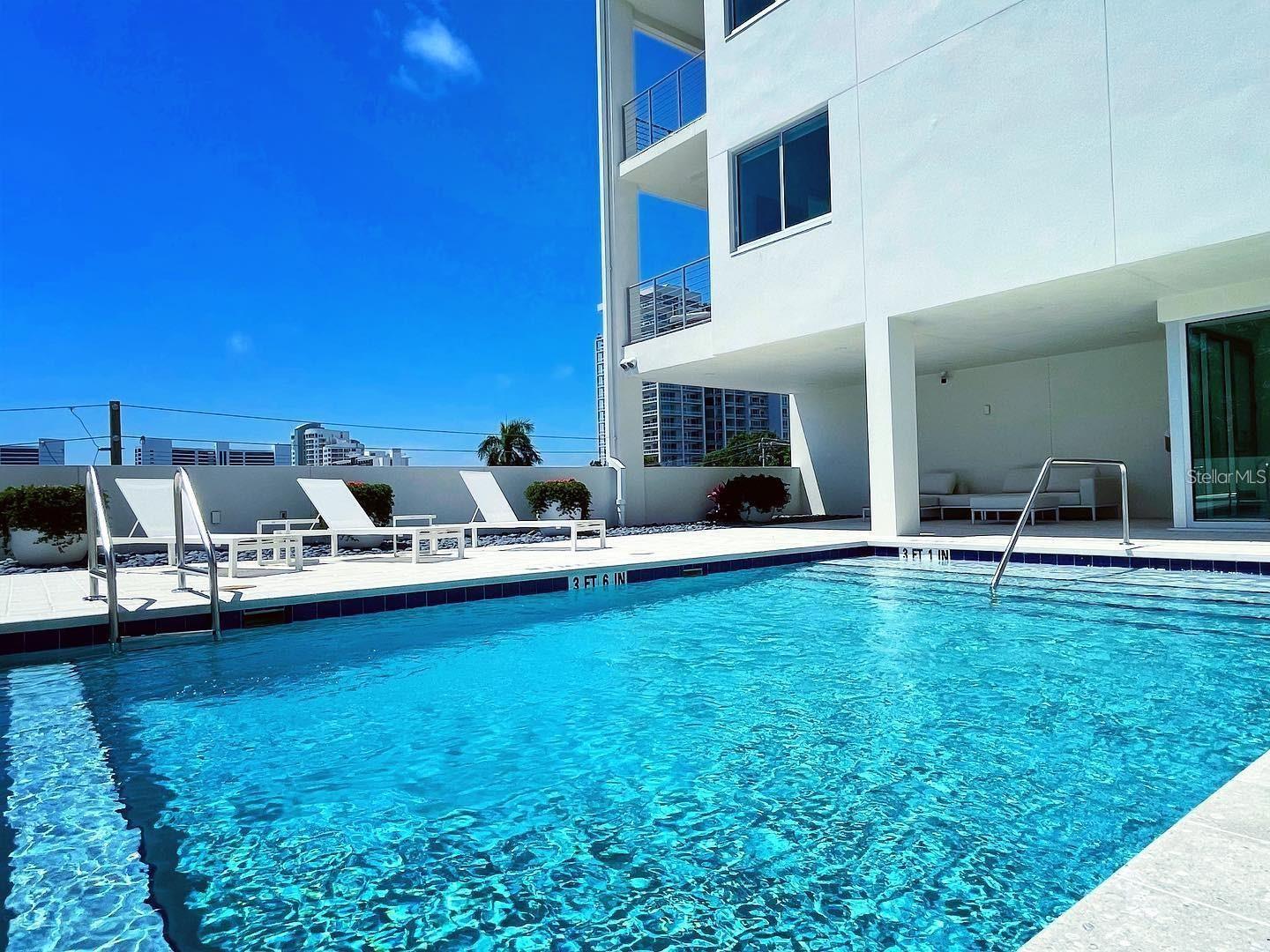 Image 3 of 10 For 332 Cocoanut Avenue 505