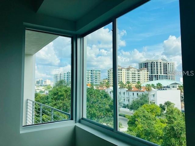 Image 7 of 10 For 332 Cocoanut Avenue 505