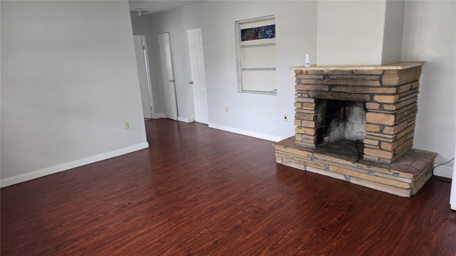 Image 2 of 5 For 315 Shore Road