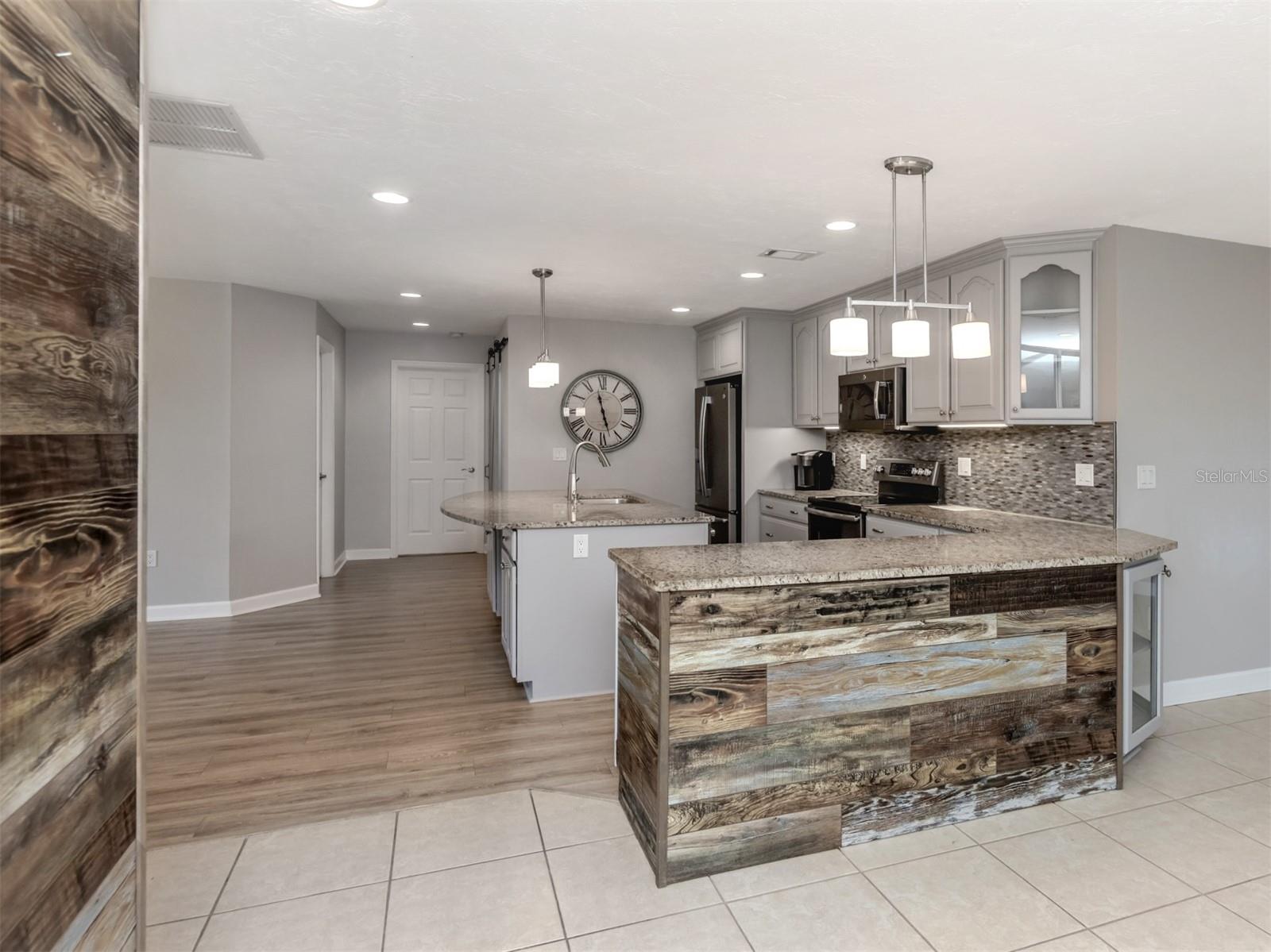 Image 14 of 79 For 1243 Pine Needle Road