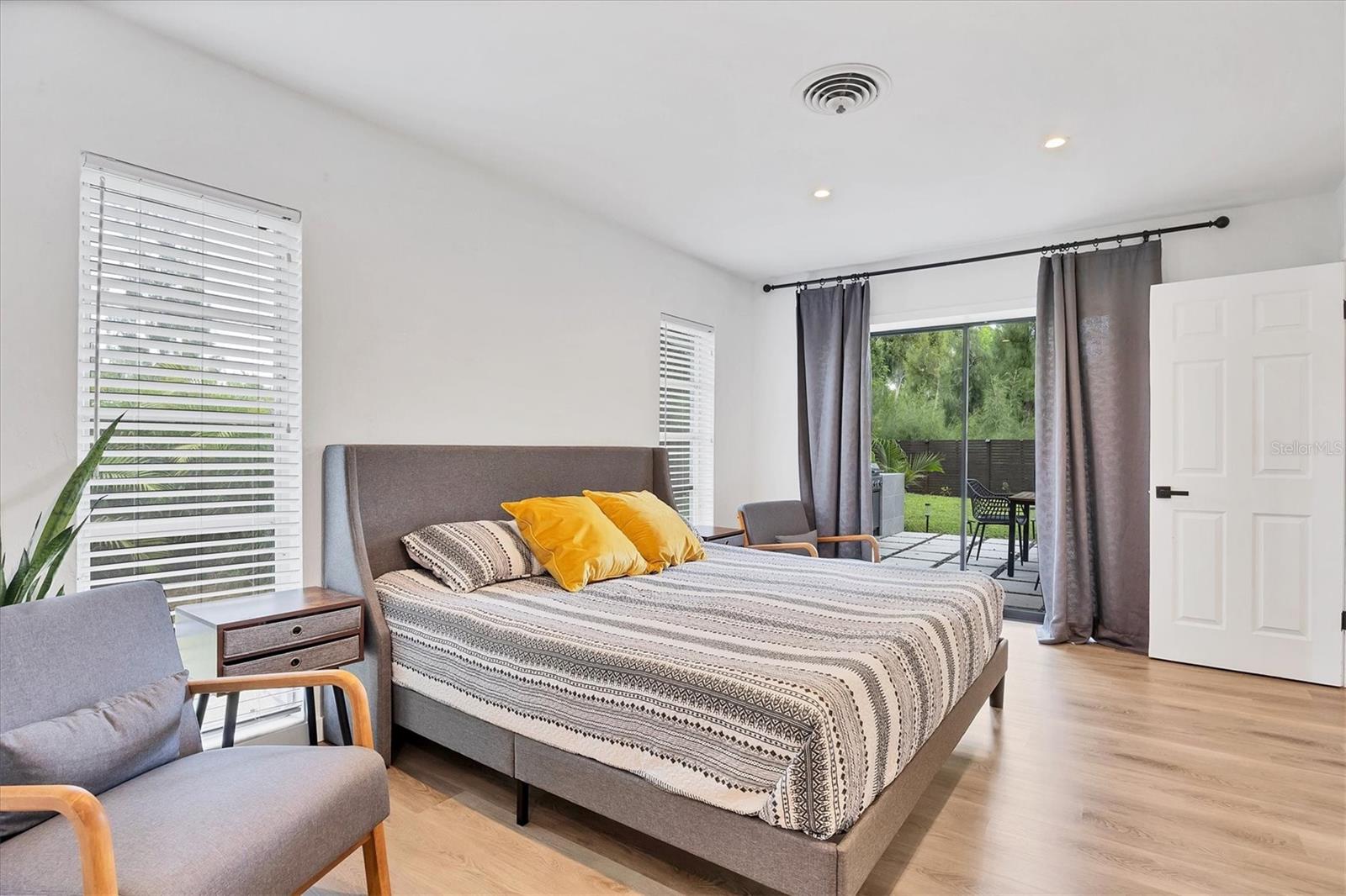 Image 16 of 44 For 402 Monza Avenue