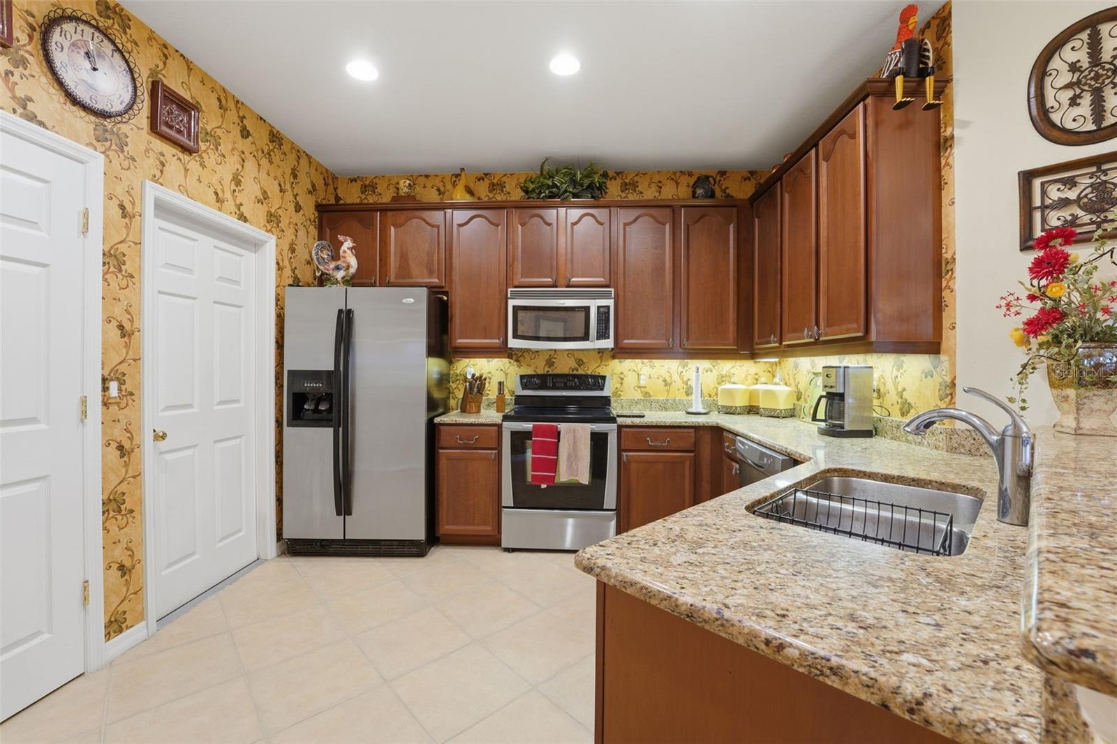 Image 14 of 51 For 9419 Carnaby Drive