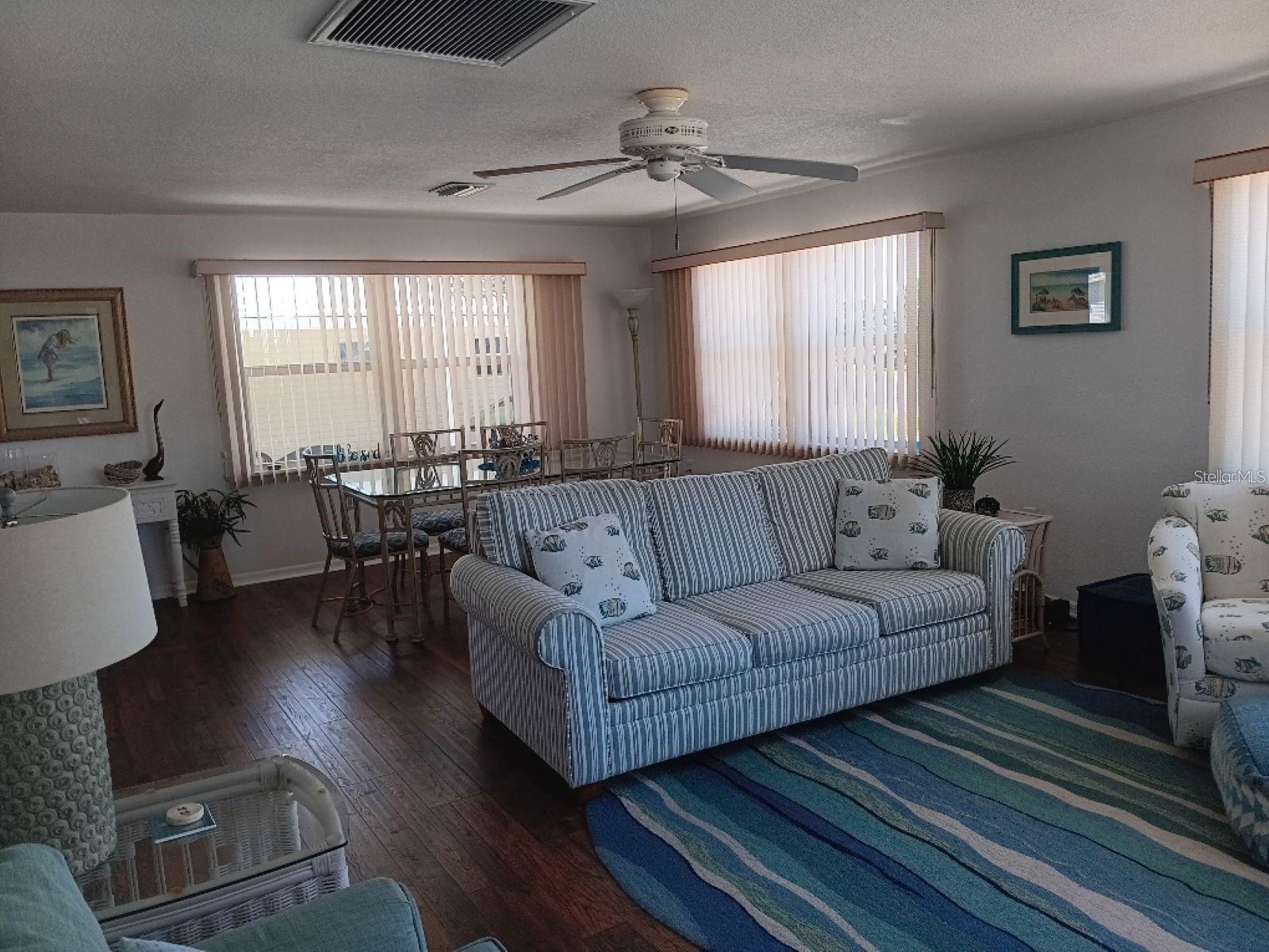 Image 4 of 26 For 736 Carefree