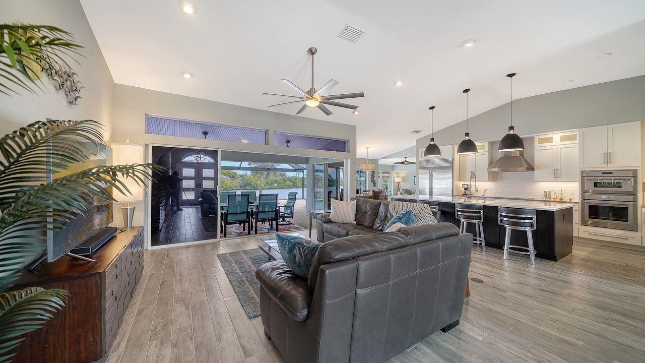 Image 12 of 46 For 4216 Bur Street