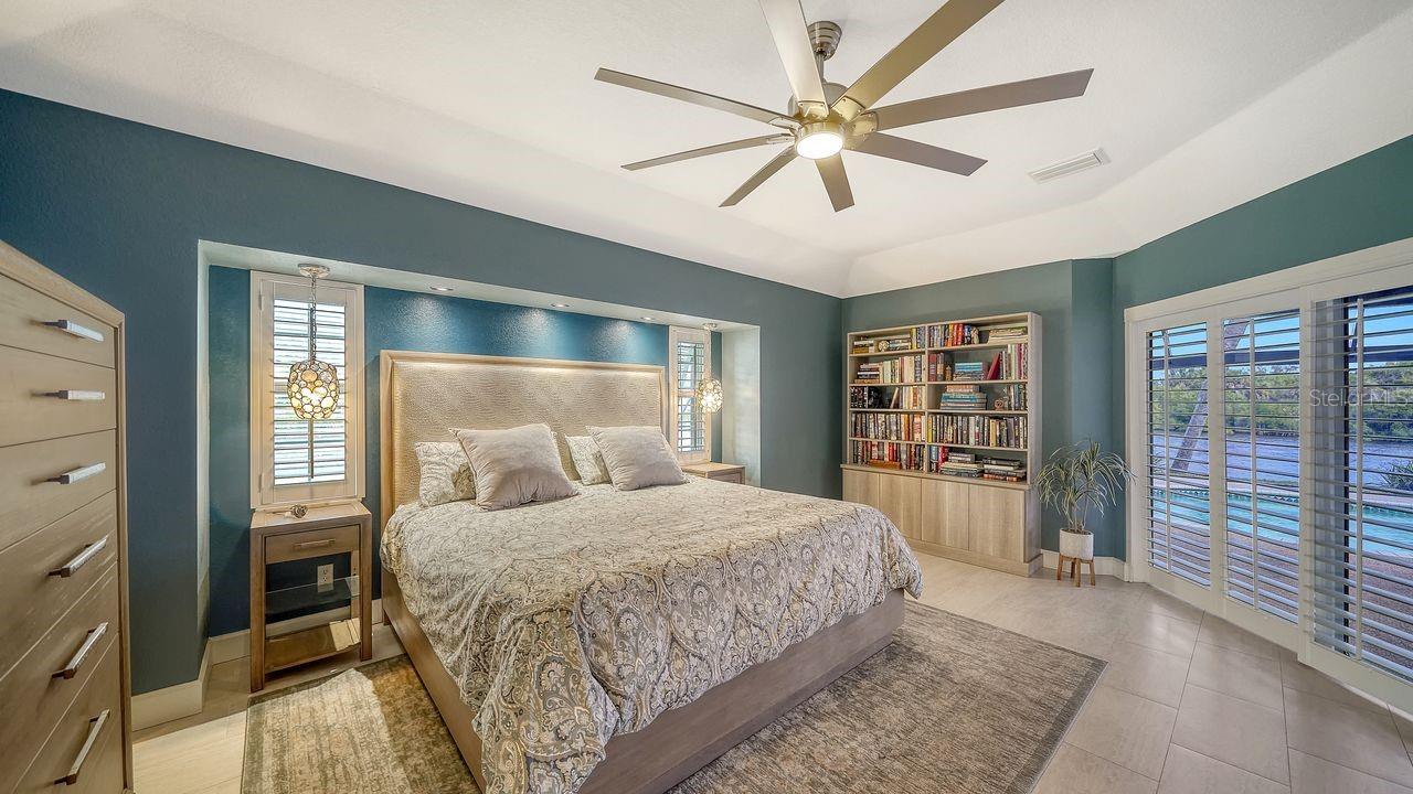 Image 16 of 46 For 4216 Bur Street