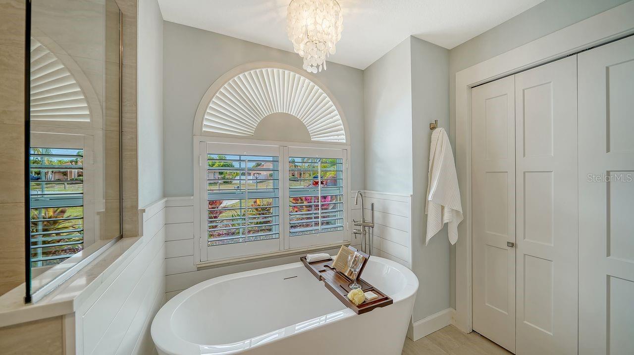 Image 20 of 46 For 4216 Bur Street