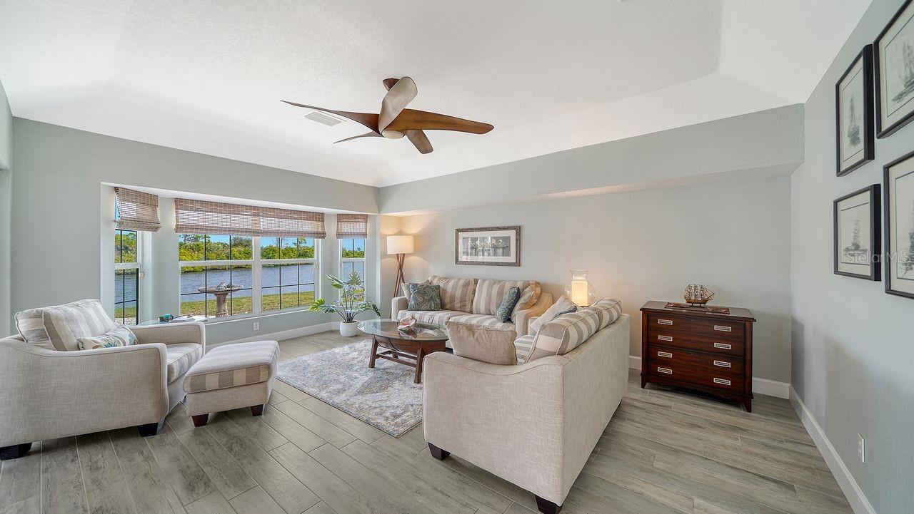 Image 23 of 46 For 4216 Bur Street