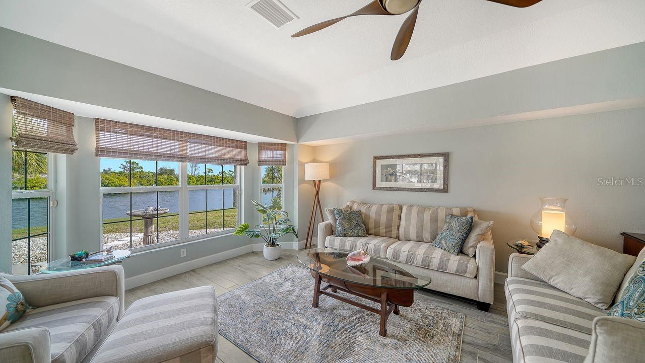 Image 24 of 46 For 4216 Bur Street