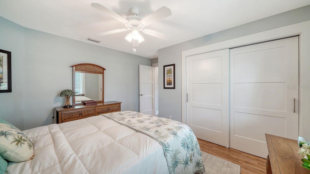 Image 27 of 46 For 4216 Bur Street