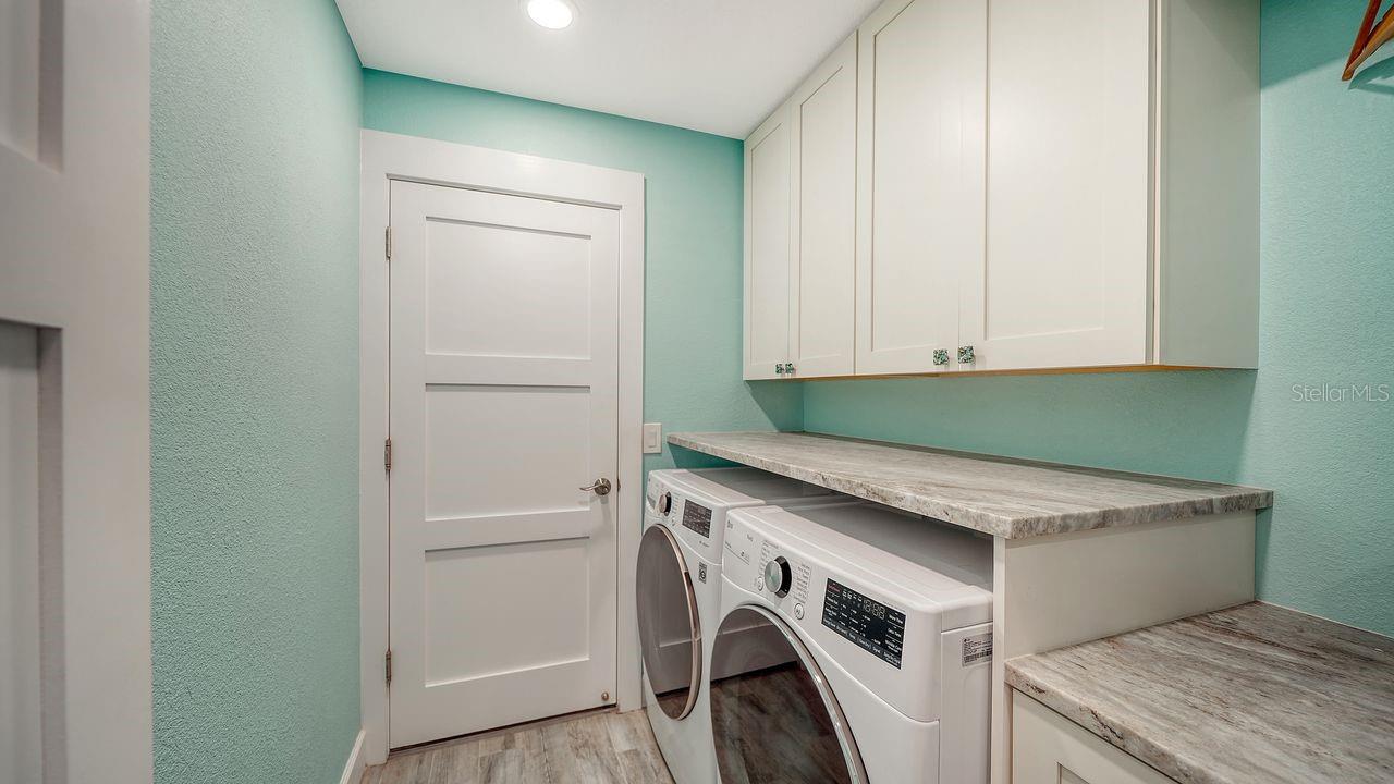 Image 35 of 46 For 4216 Bur Street