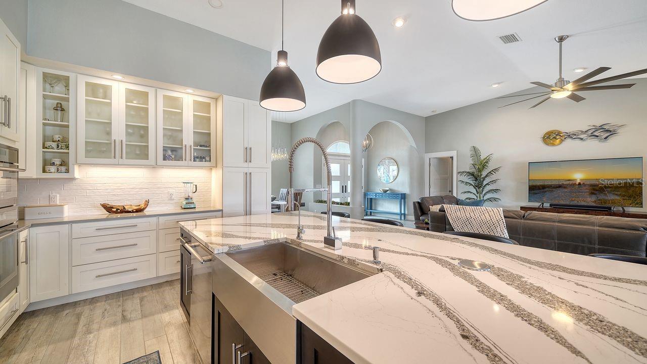 Image 6 of 46 For 4216 Bur Street