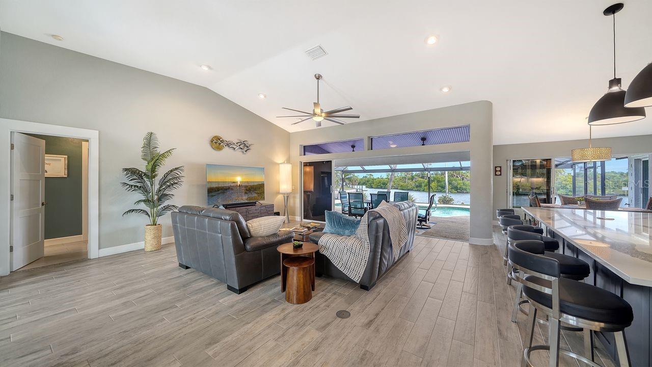 Image 9 of 46 For 4216 Bur Street