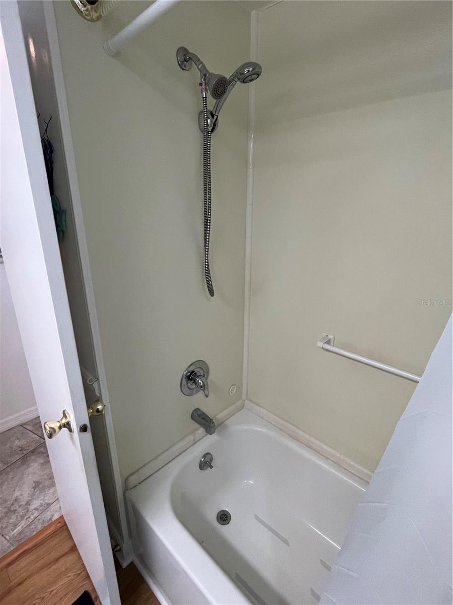 Image 37 of 46 For 511 Cervina Drive N