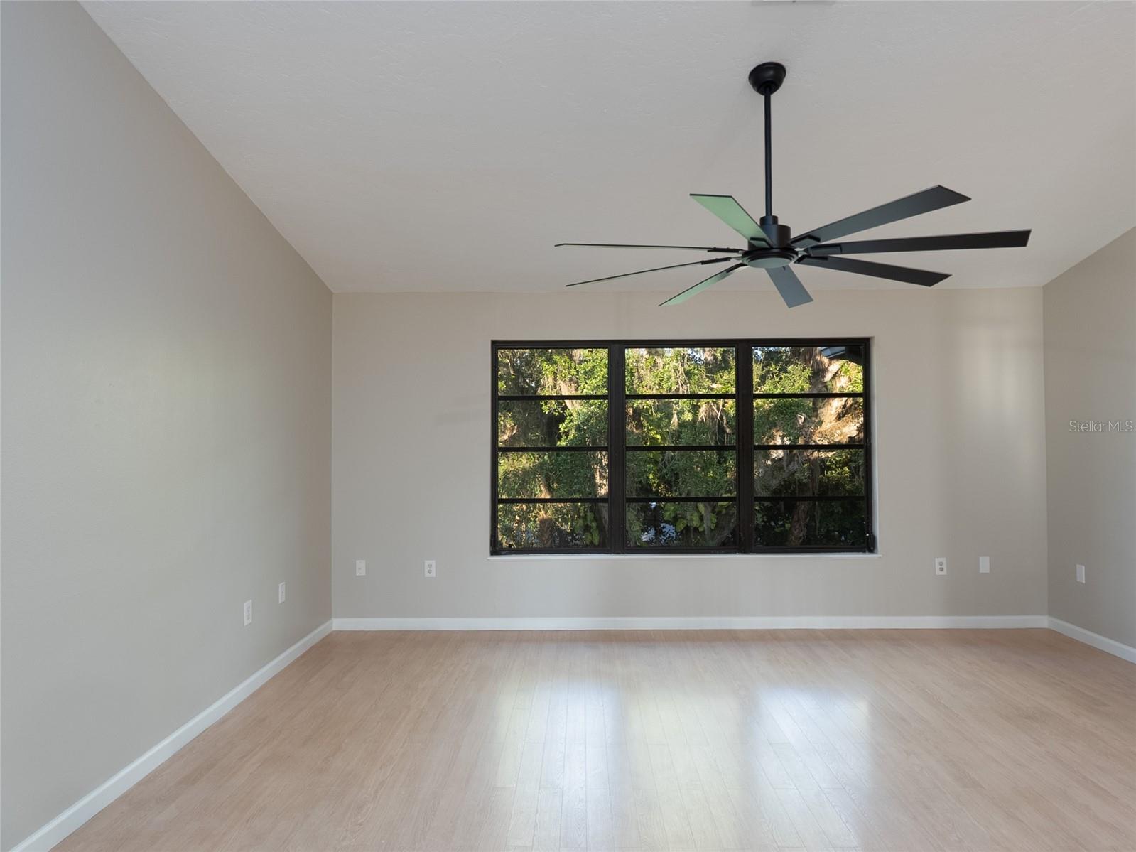 Image 11 of 66 For 593 Moon Drive