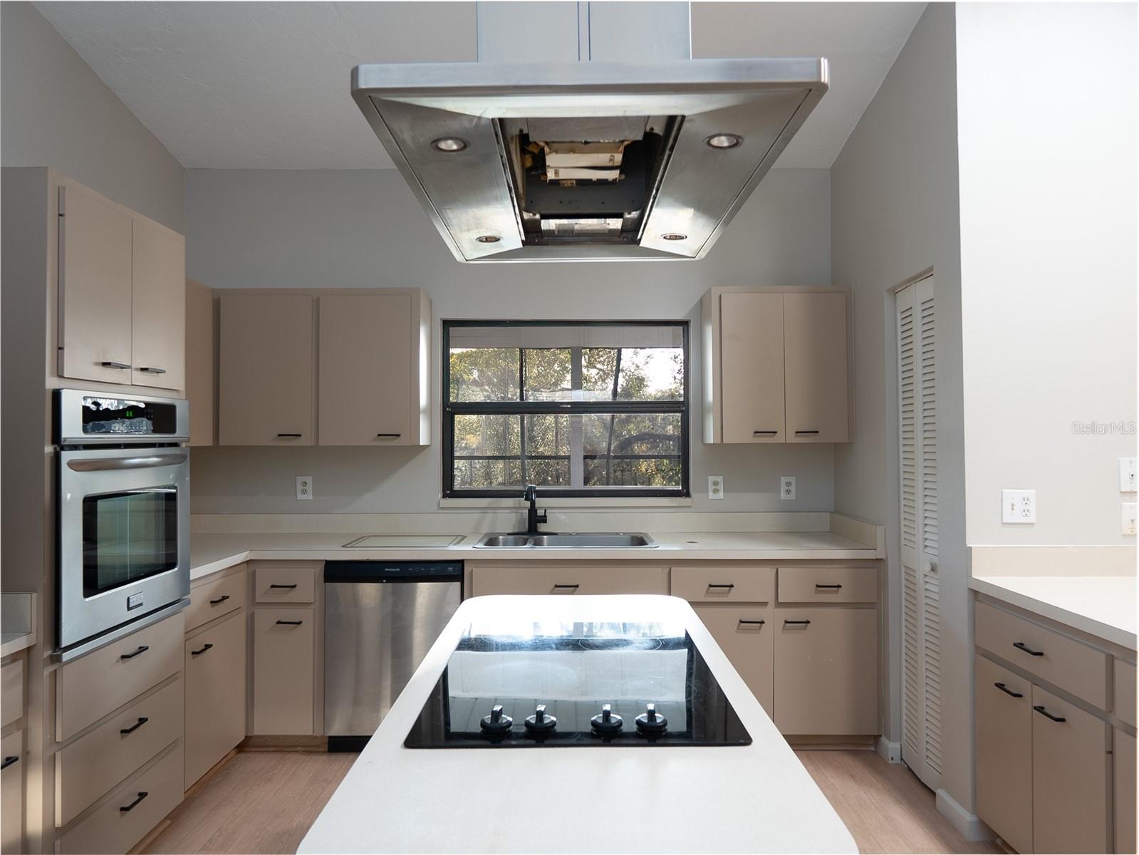 Image 15 of 66 For 593 Moon Drive