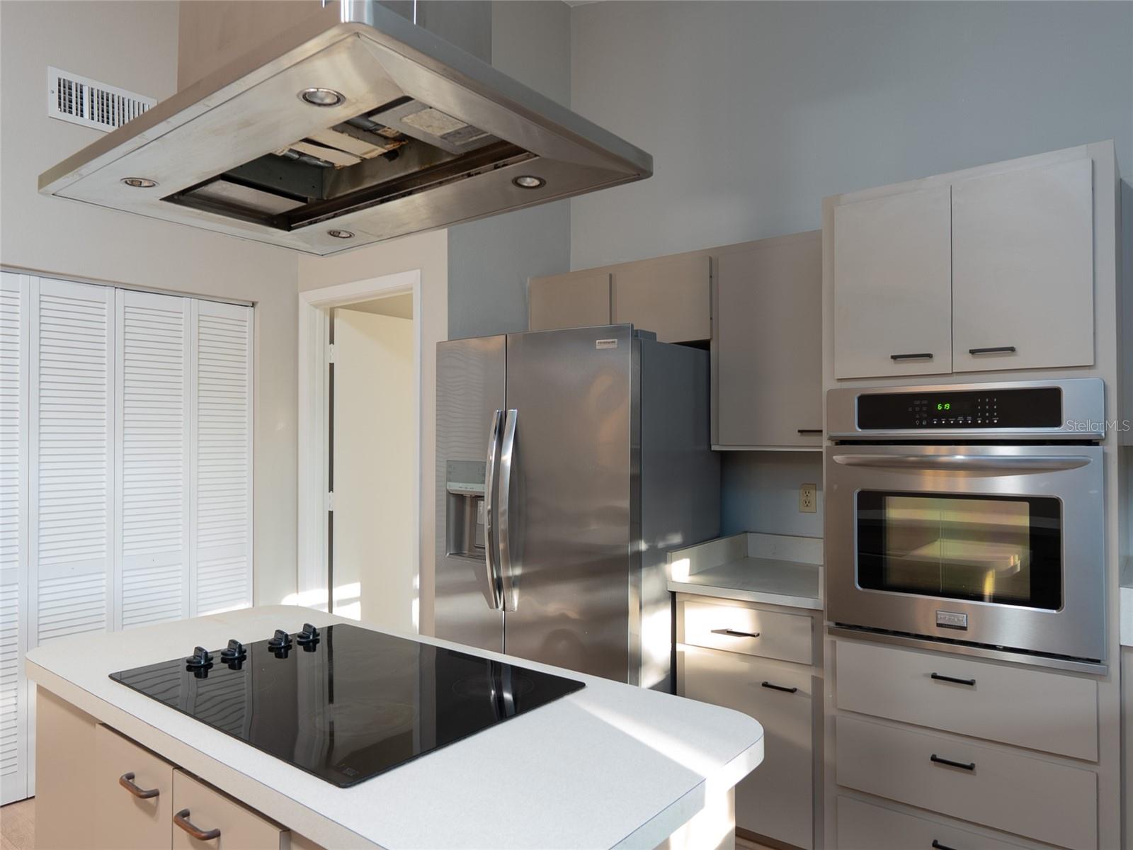 Image 18 of 66 For 593 Moon Drive