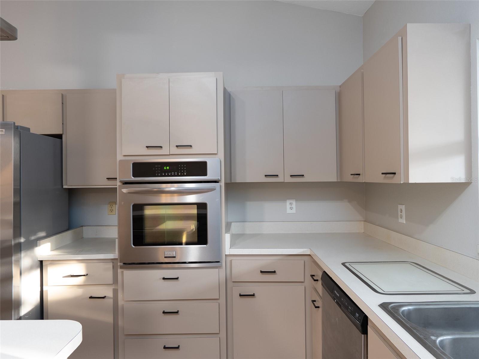 Image 19 of 66 For 593 Moon Drive