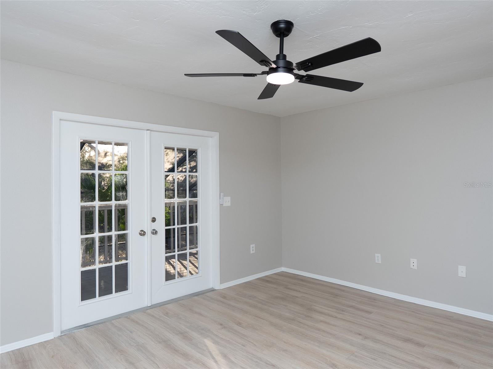 Image 23 of 66 For 593 Moon Drive