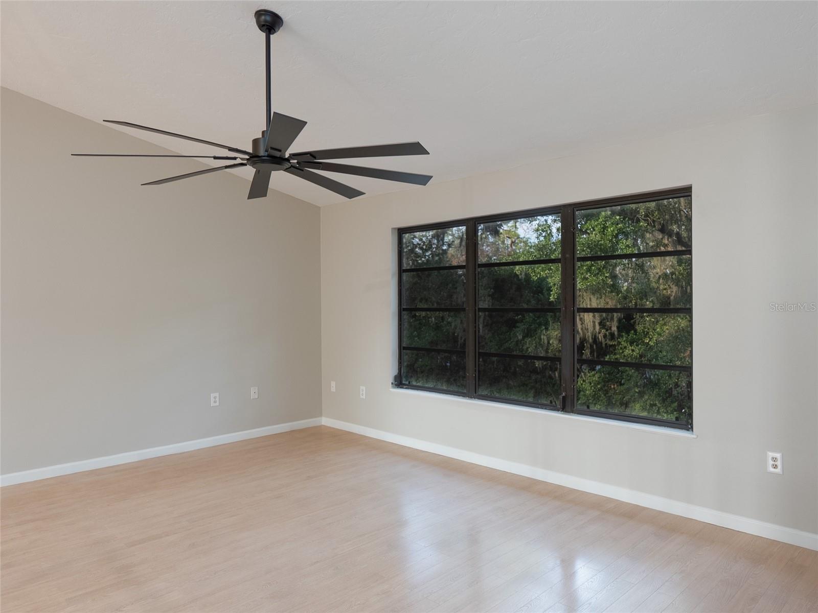 Image 8 of 66 For 593 Moon Drive