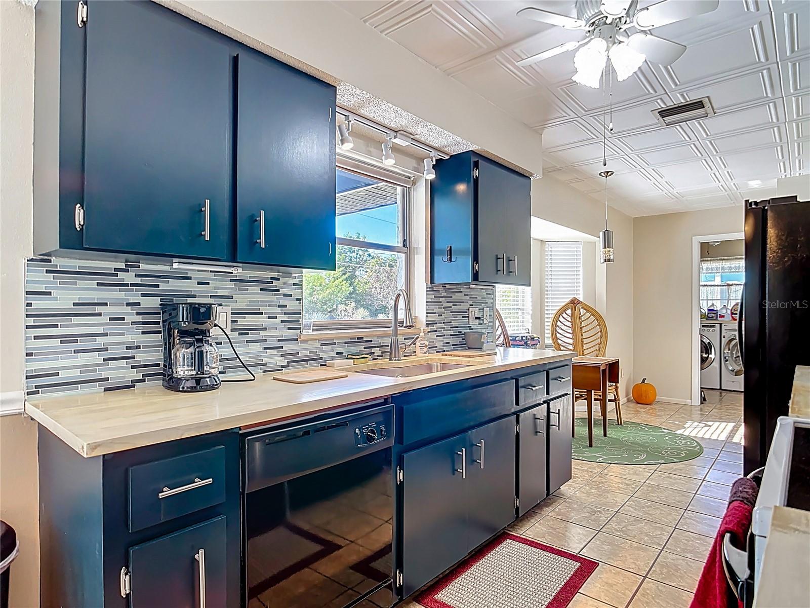 Image 20 of 58 For 10251 Oceanspray Boulevard