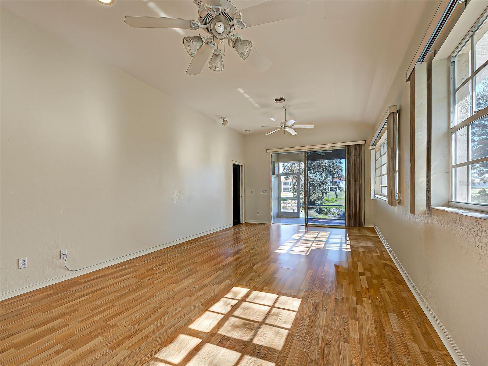 Image 15 of 93 For 1275 Berkshire Circle