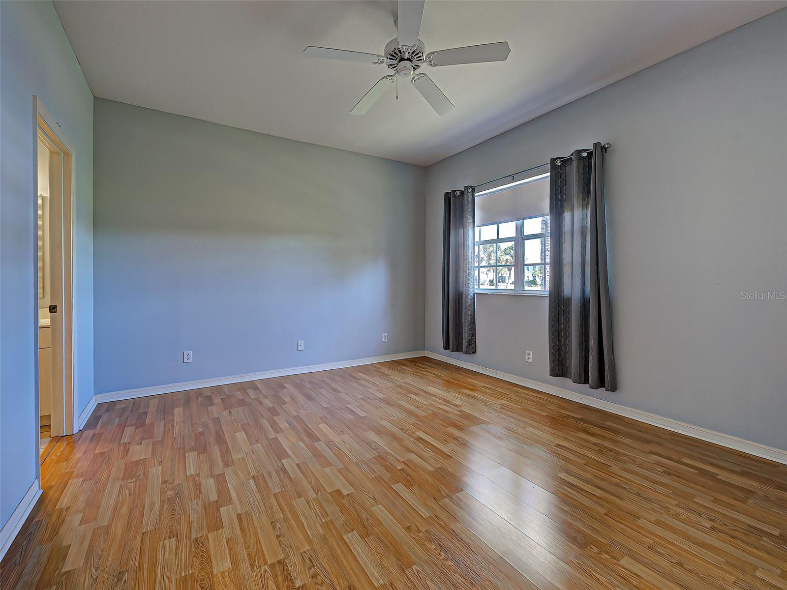 Image 32 of 93 For 1275 Berkshire Circle