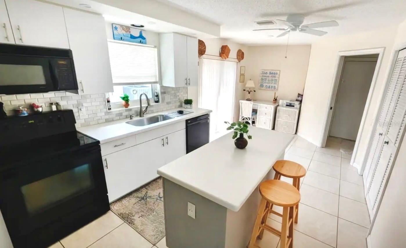 Image 13 of 43 For 4925 Pepperwood Place