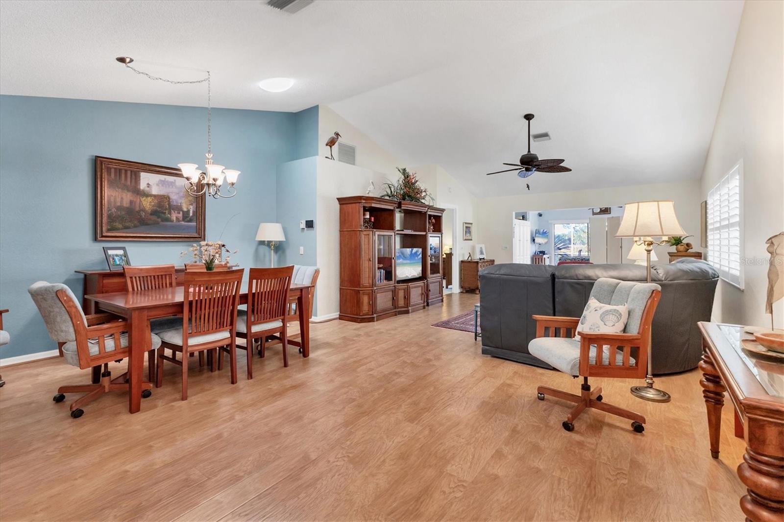 Image 4 of 50 For 1823 Ashley Drive