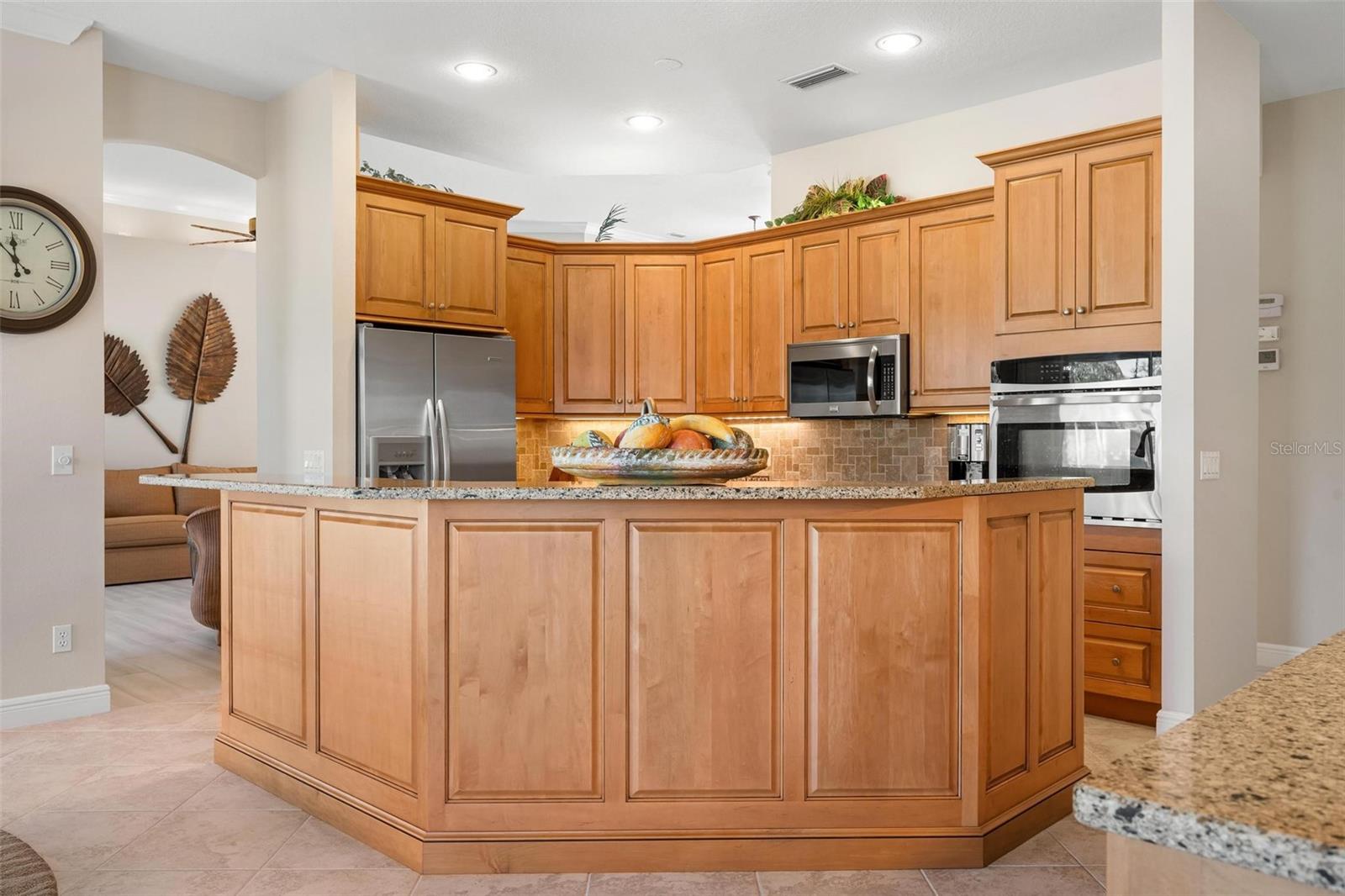 Image 18 of 95 For 433 Tremingham Way