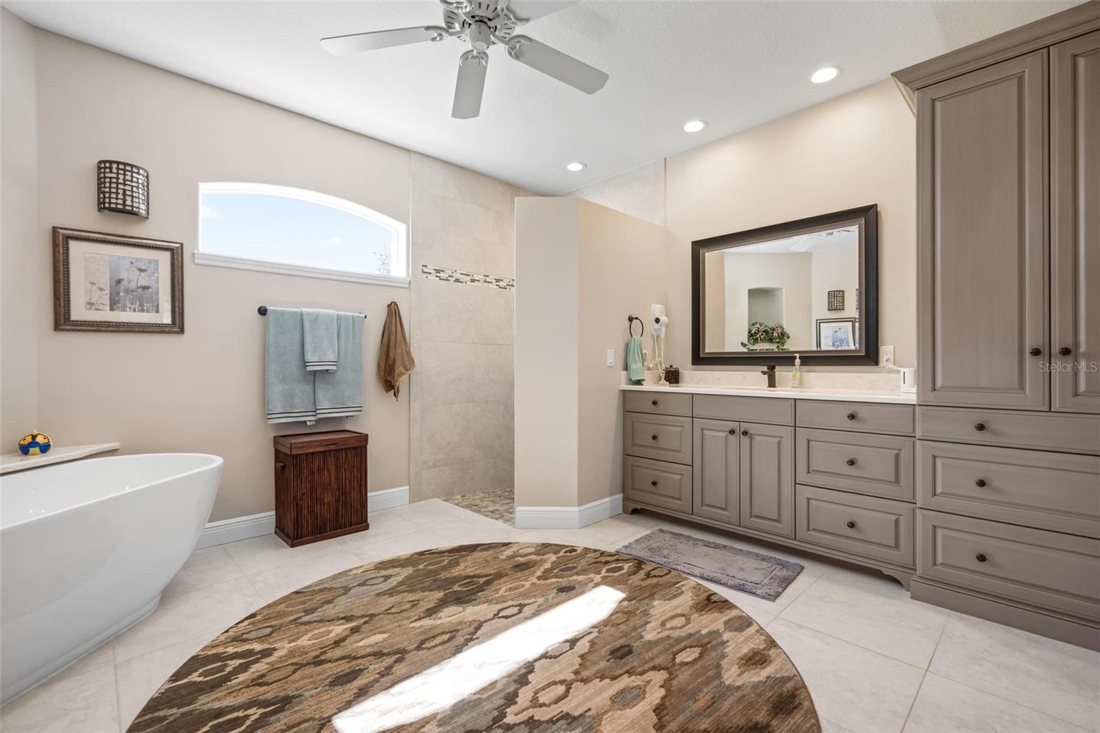 Image 37 of 95 For 433 Tremingham Way