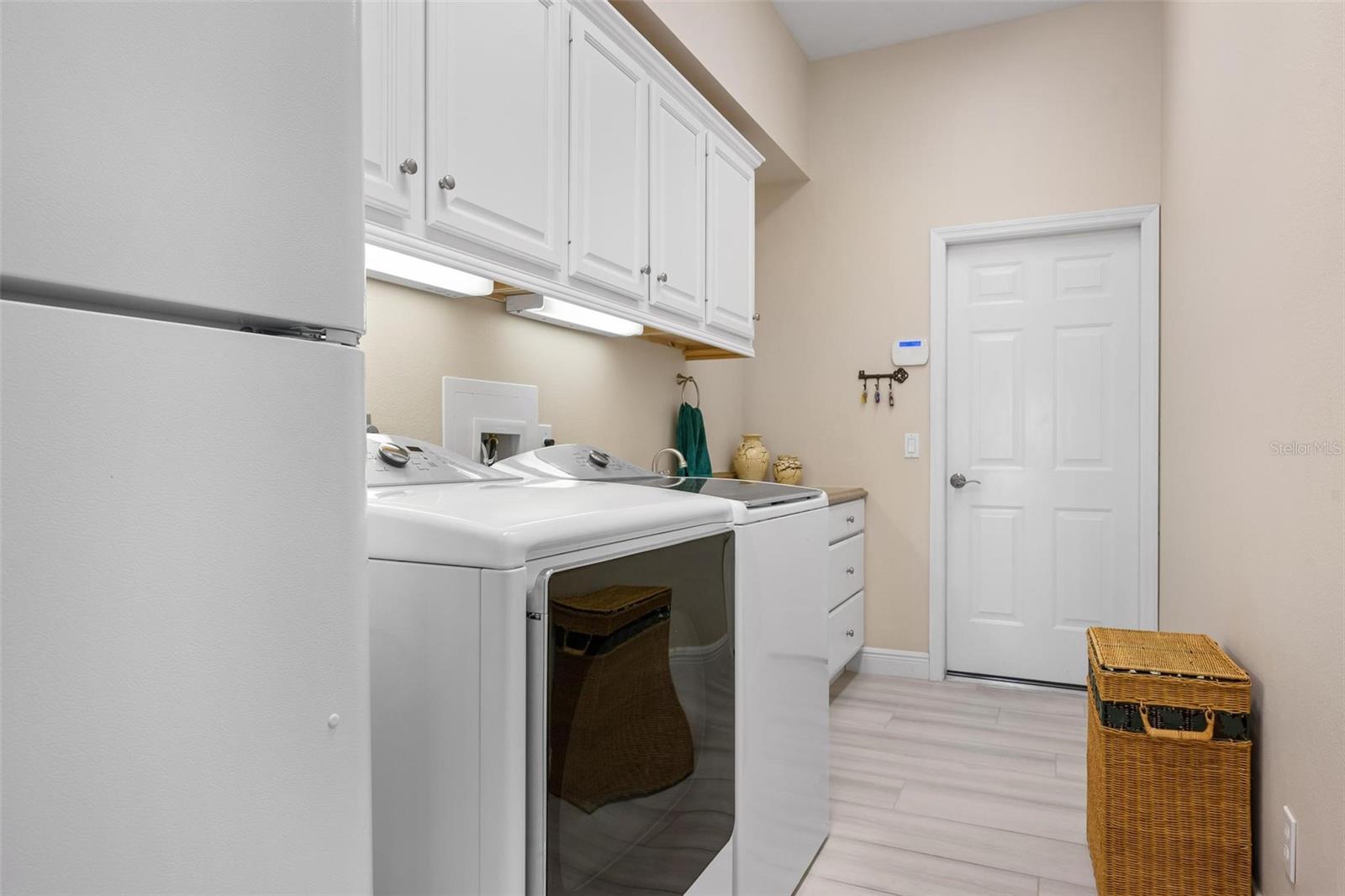 Image 45 of 95 For 433 Tremingham Way