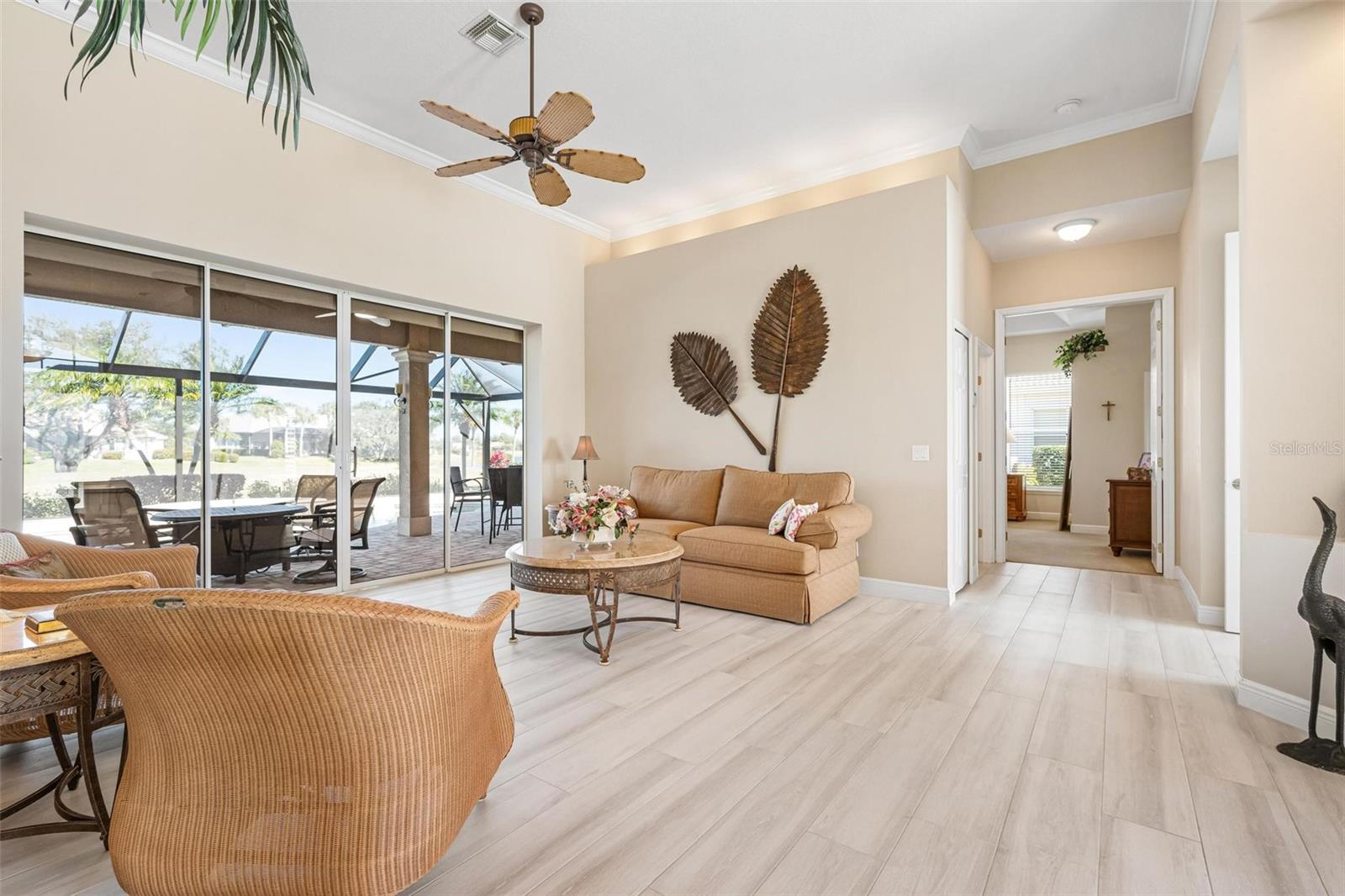 Image 7 of 95 For 433 Tremingham Way