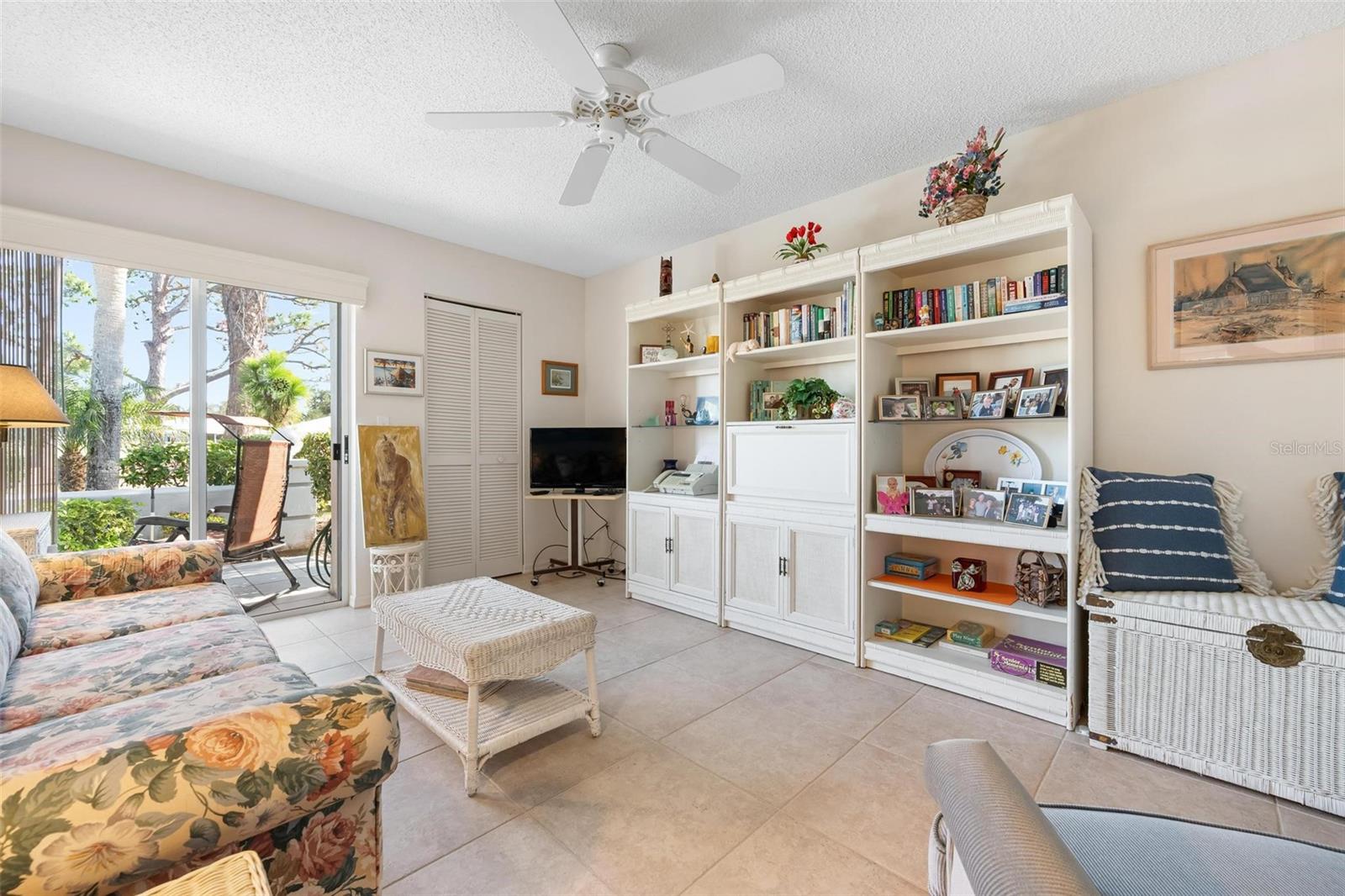 Image 26 of 81 For 270 Cerromar Way S 57