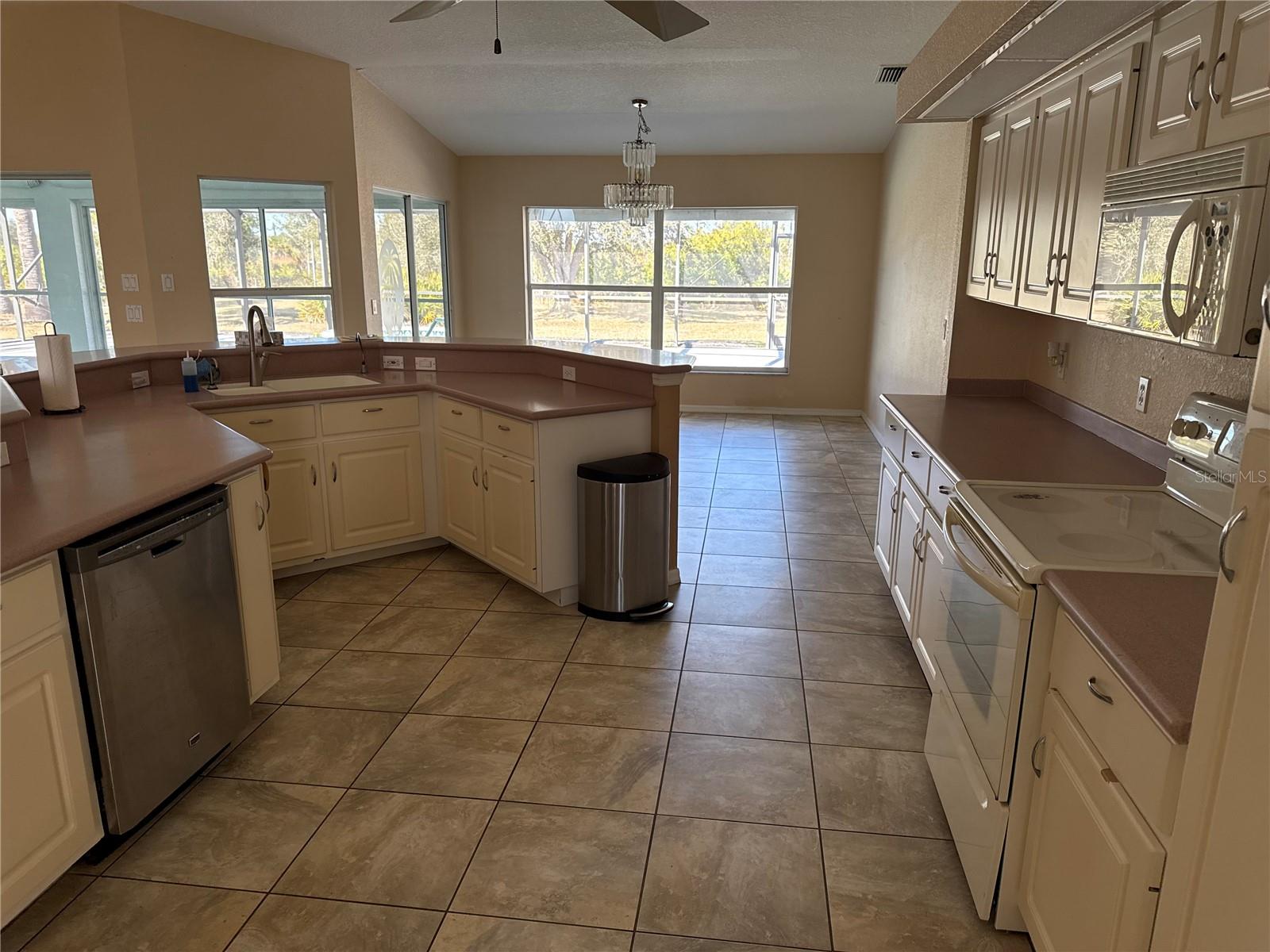 Image 10 of 30 For 29310 Bryan Way