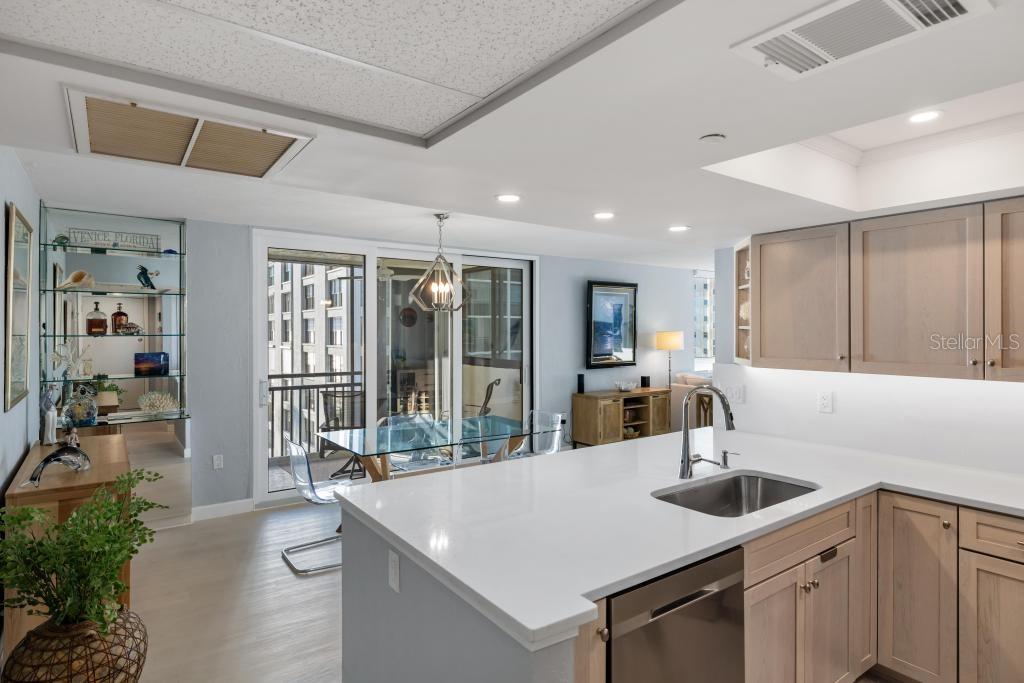 Image 10 of 77 For 627 Alhambra Road 604