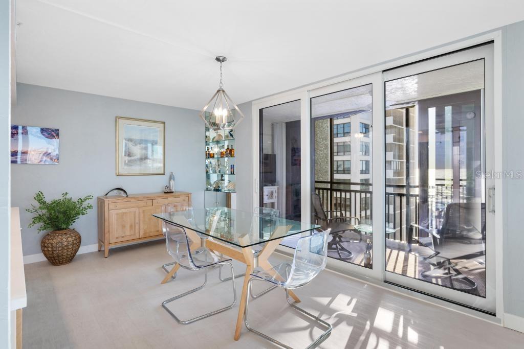 Image 18 of 77 For 627 Alhambra Road 604