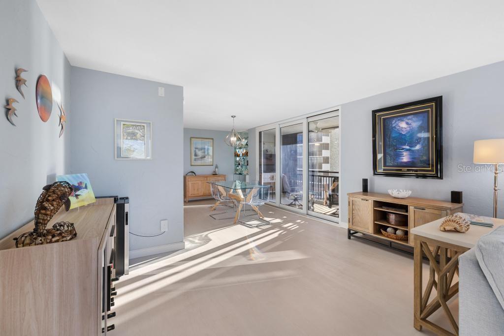 Image 26 of 77 For 627 Alhambra Road 604